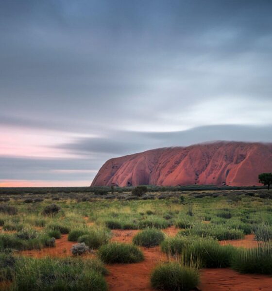 CONOCE ULURU, EL MONOLITO GIGANTE DE AUSTRALIA