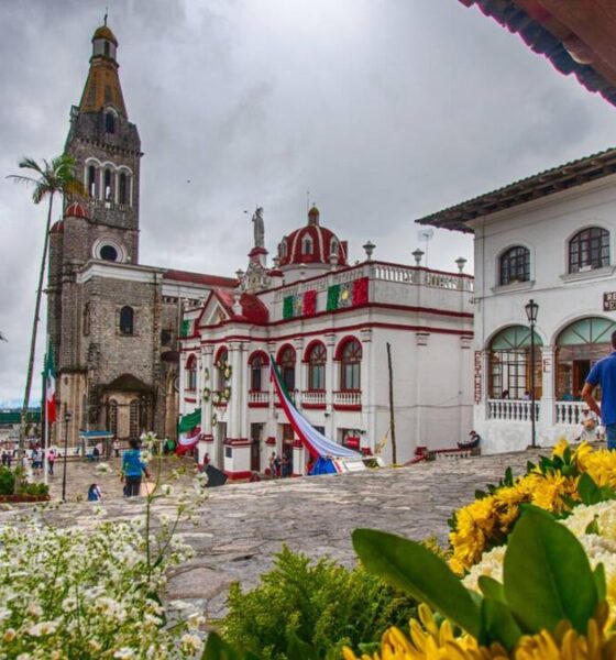 CUETZALAN ENCANTADO CON REHILETES