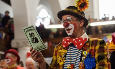 EL SERVICIO GRIMALDI_ LA MISA DE LOS PAYASOS DE LONDRES