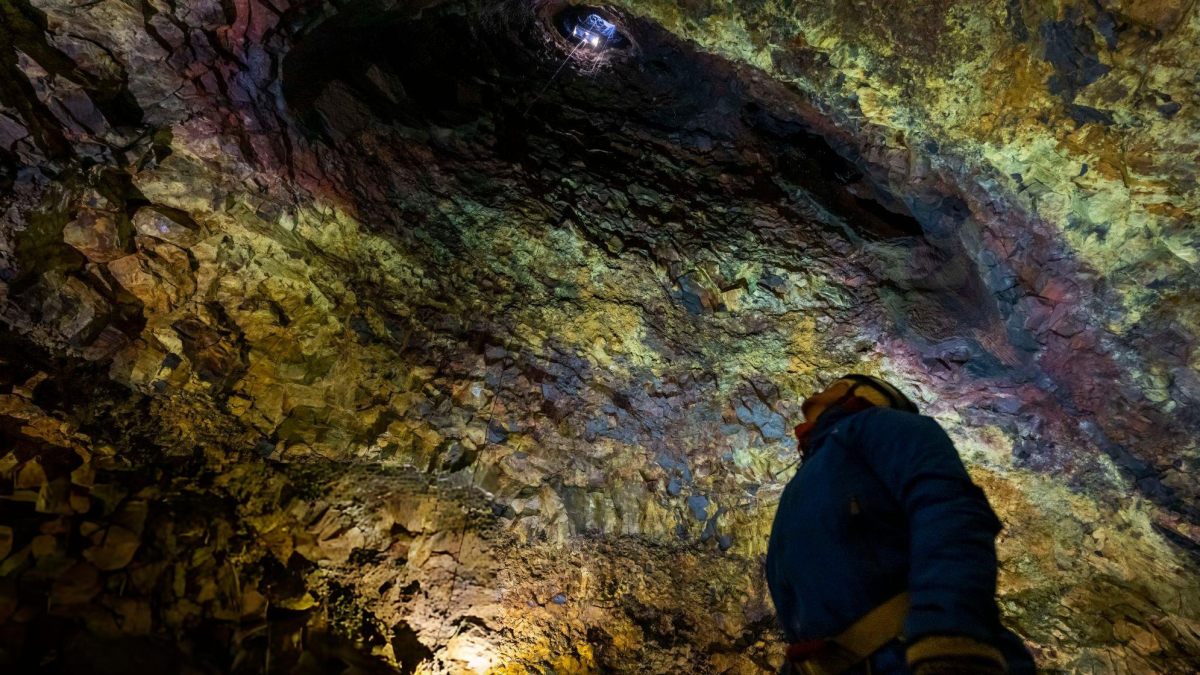THRIHNUKAGIGUR, VISITANDO EL INTERIOR DE UN VOLCÁN