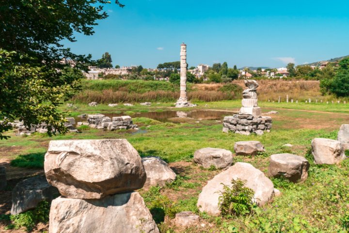2. Ruinas del Templo de Artemisa. Foto - miviaje