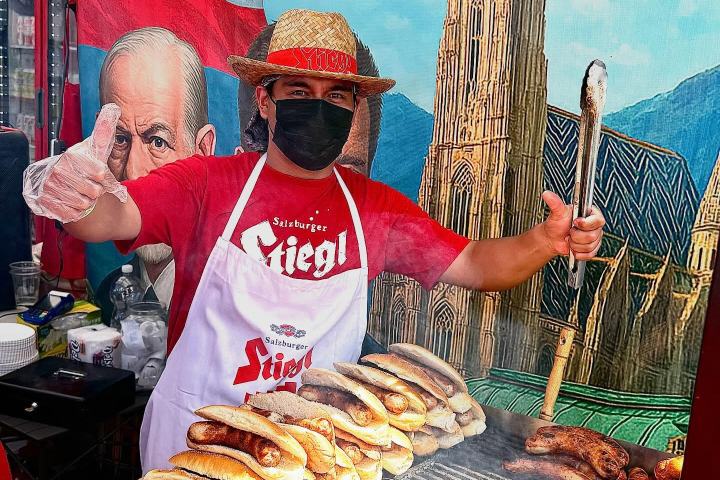 2. Gastronomía durante el Festival de Comunidades Extranjeras. Foto - @dam_serrato (Instagram)