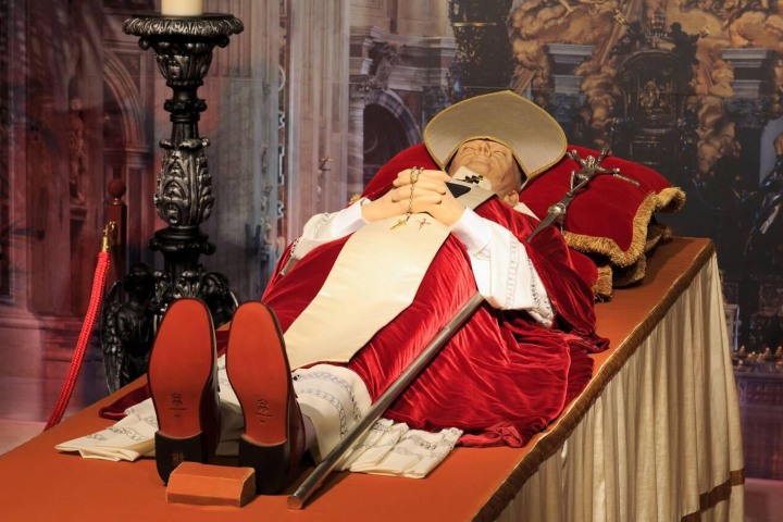 2. Sala “Celebrando las Vidas y Muertes de los Papas". Foto - Alamy