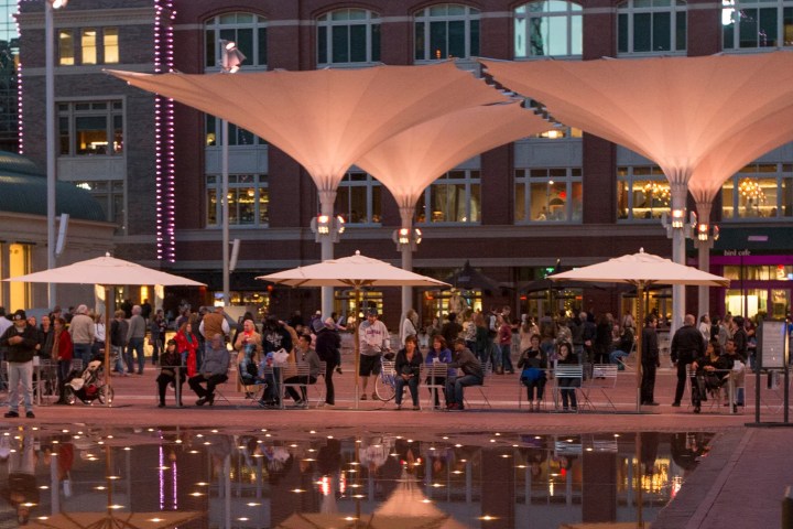 3. Sundance Square en Fort Worth. Foto - Michael Vergason Landscape Architects