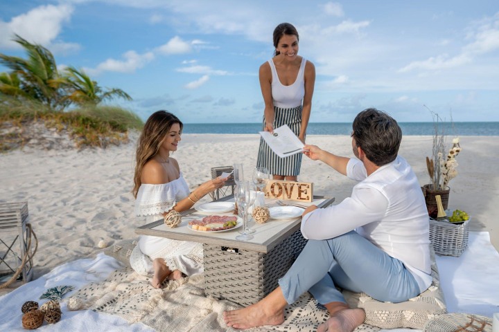 3. Pareja en muestra de comida. Foto - Getty Images