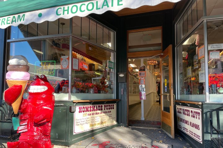 3. Tienda de Ben and Bill's en Bar Harbor. Foto - Box Of Maine