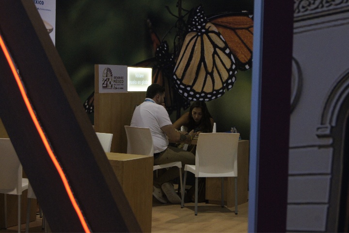 4. Espacio de negocios en stands de Michoacán. Foto - Gus Espinosa
