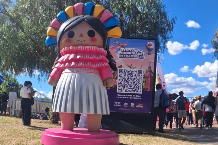 5. Lele durante el Festival de Comunidades Extranjeras 2025. Foto - @yerenn_96 (Instagram)