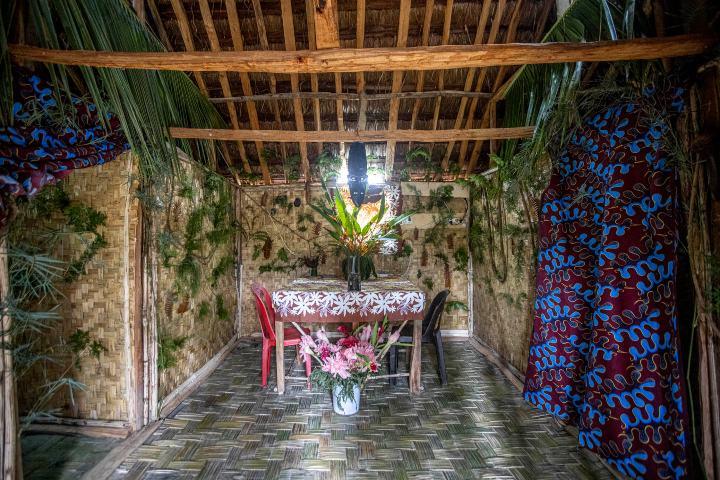 5. Eco Lodge Tribal de la Cascada de Wii Towai. Foto - tribes of papua new guinea