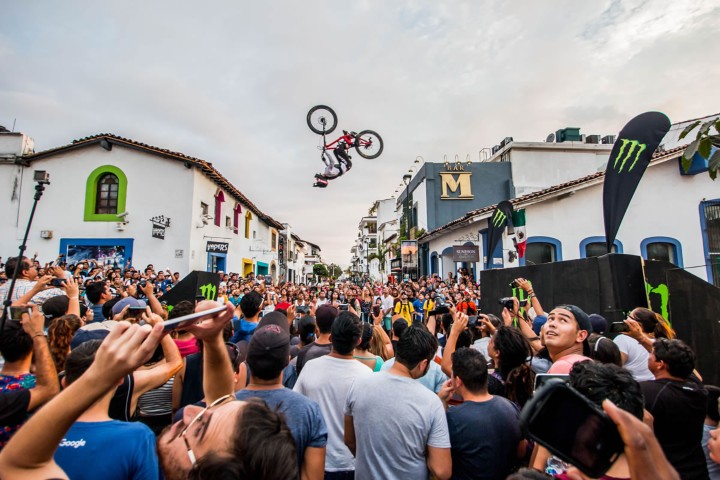 5. Público durante la competencia Best Trick. Foto - visitapuertovallarta