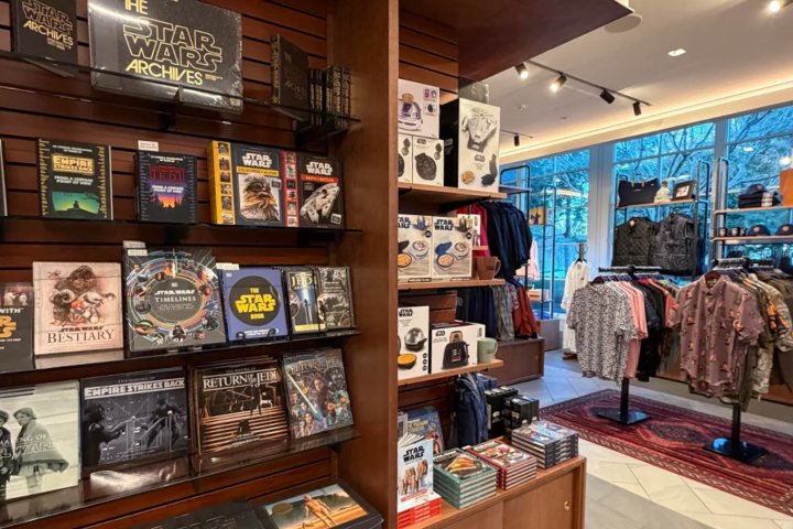 5. Artículos en Skywalker Ranch General Store. Foto - u/littlebabyburrito (Reddit)