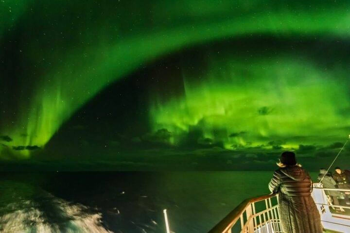 6. Aurora boreal desde crucero. Foto - Alamy