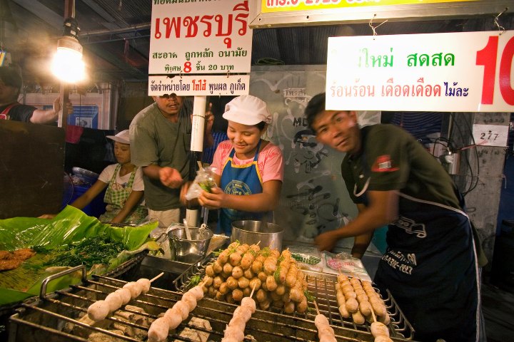 6. Gastronomía fuera del mercado de Ranong Road. Foto - Jamie Monk (Flickr)