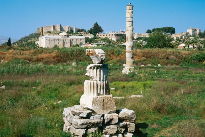 8. Ruinas del Templo de Artemisa. Foto - SobreHistoria