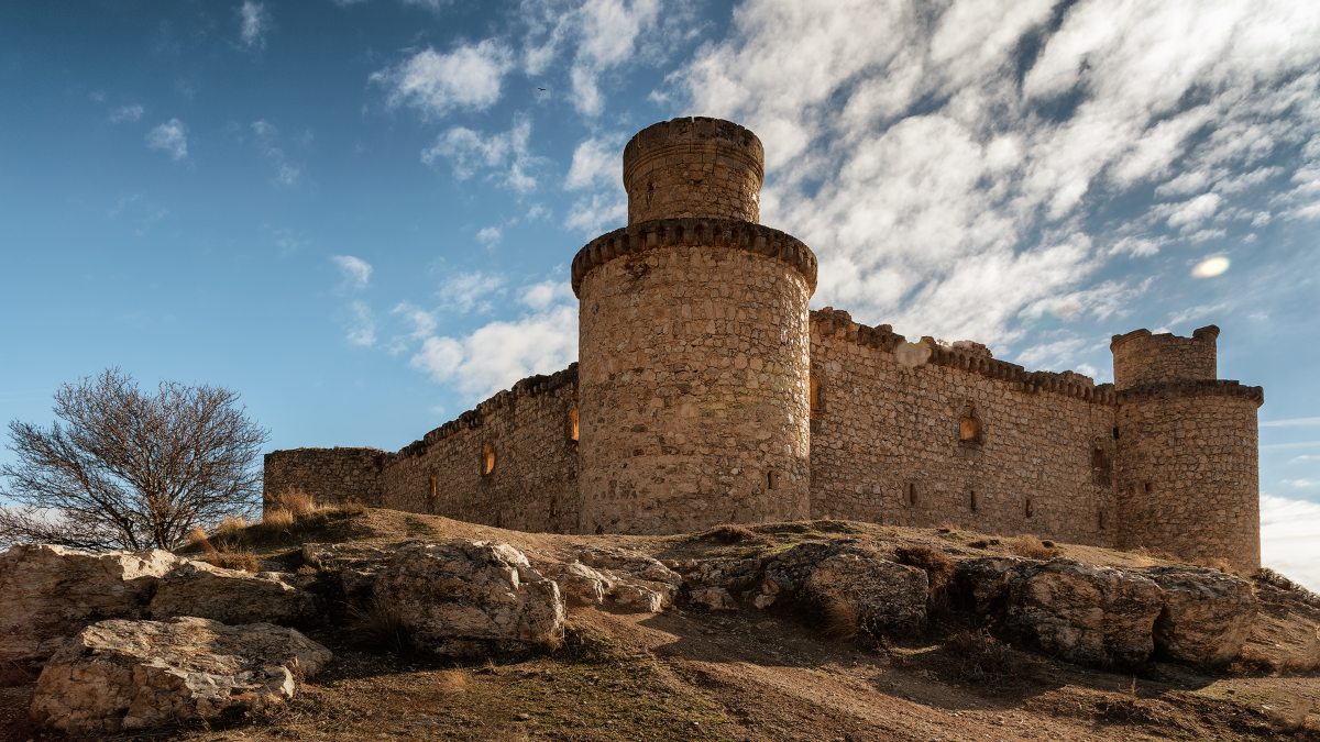 EL CASTILLO DE BARCIENCE, EN TOLEDO, ESPAÑA