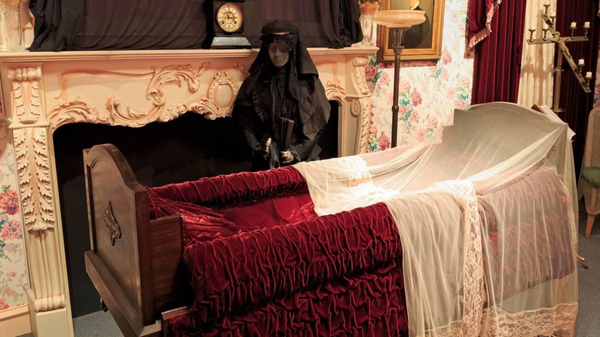 EL MUSEO NACIOANL DE HISTORIA FUNERARIA DE HOUSTON