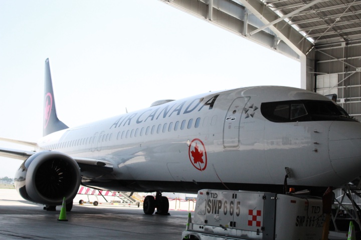 1. Rouge 737 MAX de Air Canadá. Foto - Archivo Eme Media