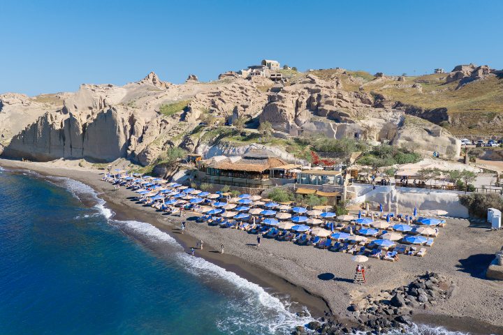 1. Royal Beach Club Santorini. Foto - Royal Caribbean Centro de Prensa Royal Beach Club Santorini