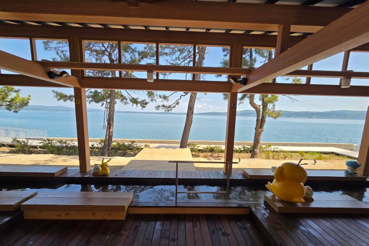 2. Interior del Wakura Pokémon Footbath. Foto - @hamakazu46 (X)