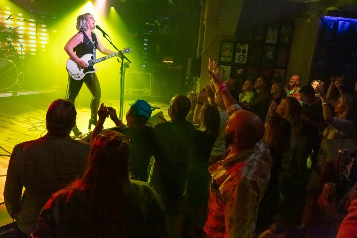 3. Música Samantha Fish durante el Jazz Aspen June Festival 2025. Foto - Jazz Aspen Snowmass