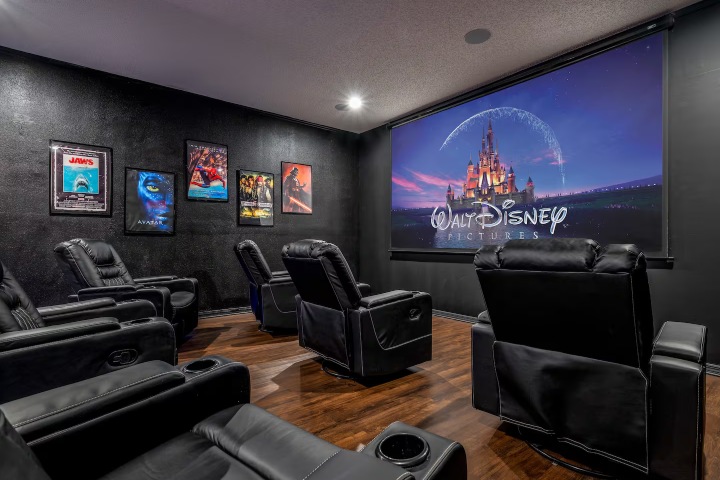 4. Sala de cine en casa vacacional en Kissimmee. Foto - Sam (Airbnb)4. Sala de cine en casa vacacional en Kissimmee. Foto - Sam (Airbnb)