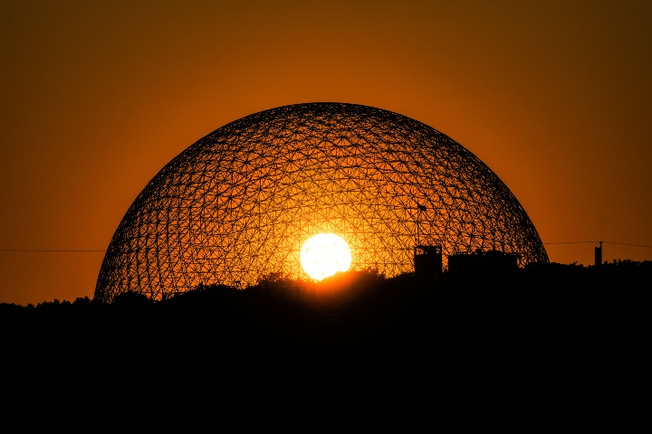 7. Sol en la Biosfera de Montreal. Foto - Maxime Doré (Unsplash)