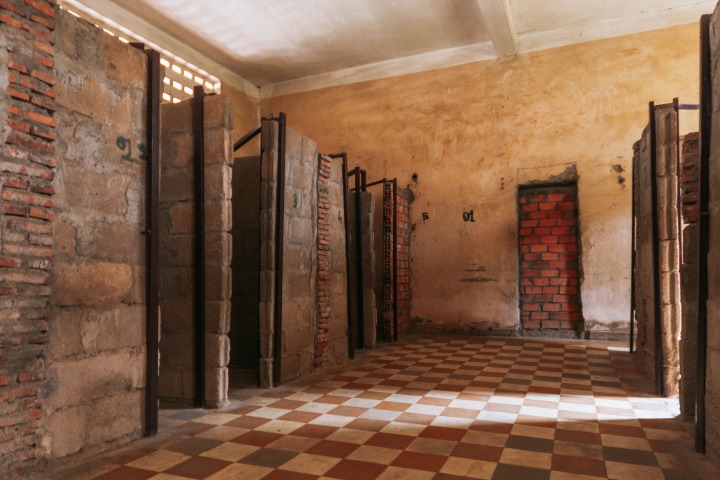 8. Celdas en el Museo del Genocidio de Tuol Sleng. Foto - Tuol Sleng Genocide Museum (Expedia)