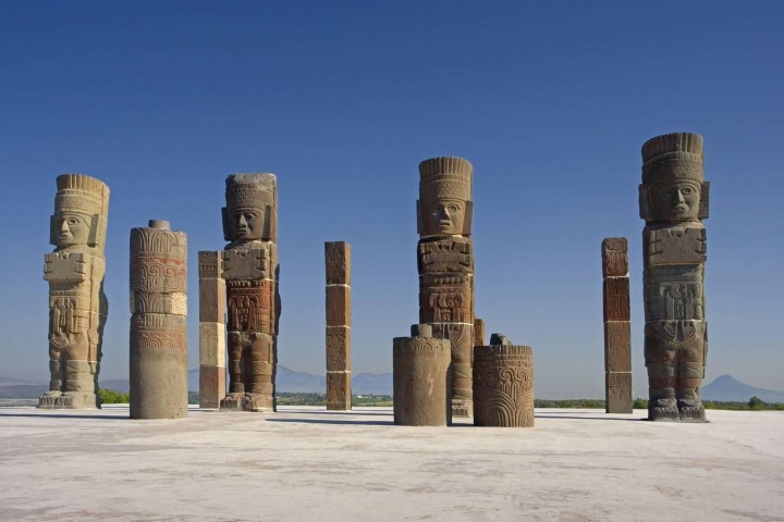 EXTRA. Gigantes de Tula. Foto - Alamy