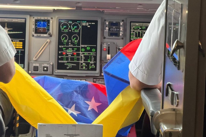 EXTRA. Vuelo inaugural de American Airlines Miami - Caracas. Foto - @plasenciafelixr (X)