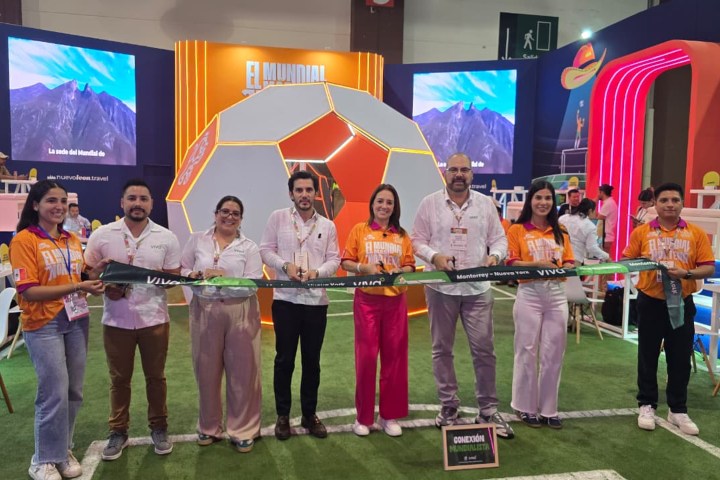 uipo de Viva y Monterrey celebran reintegración de rutas internacionales. Foto - Archivo Viva