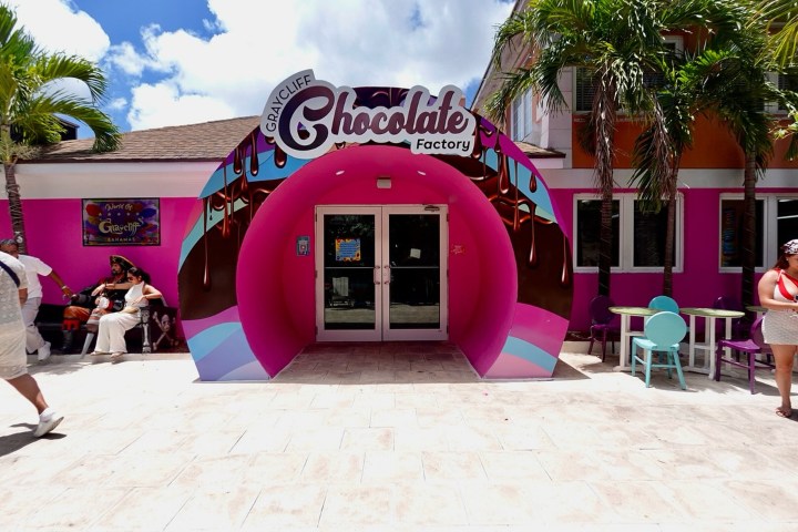 1. Entrada de la Chocolatería Graycliff. Foto - @katrinaconners (Instagram)
