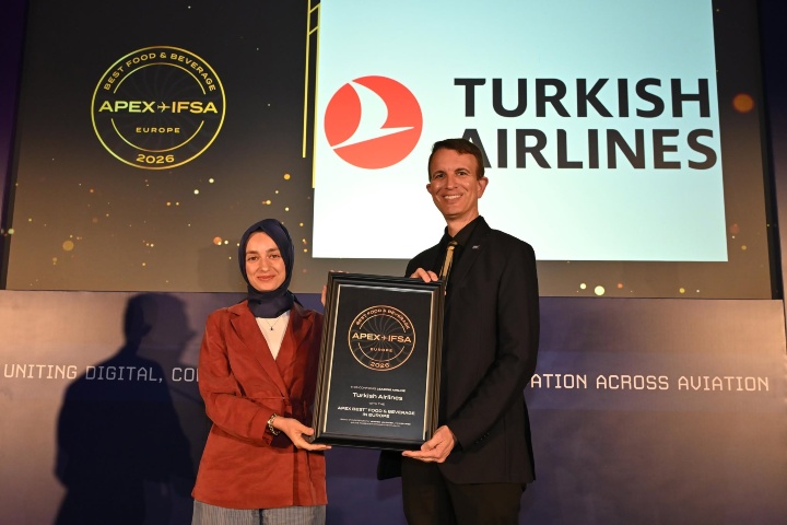 1. Entrega del premio Apex 2026 a la Mejor Oferta de Alimentos y Bebidas para Turkish Airlines. Foto. - APEX (Airline Passenger Experience Association) (Facebook)
