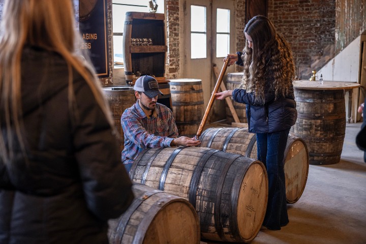 1. Experiencia en Augusta Distillery. Foto - Kentucky Tourism