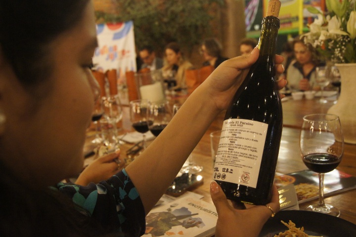 1. Vino durante cena maridaje en la Semana del Vino. Foto - Gus Espinosa