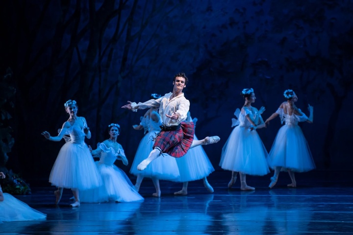 3. Ballet La Sylphide. Foto - Municipal de Santiago (Facebook)