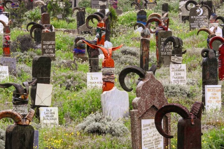 3. Cementerio de Nokhur. Foto - @fleur_biggirltraveling (Instagram)