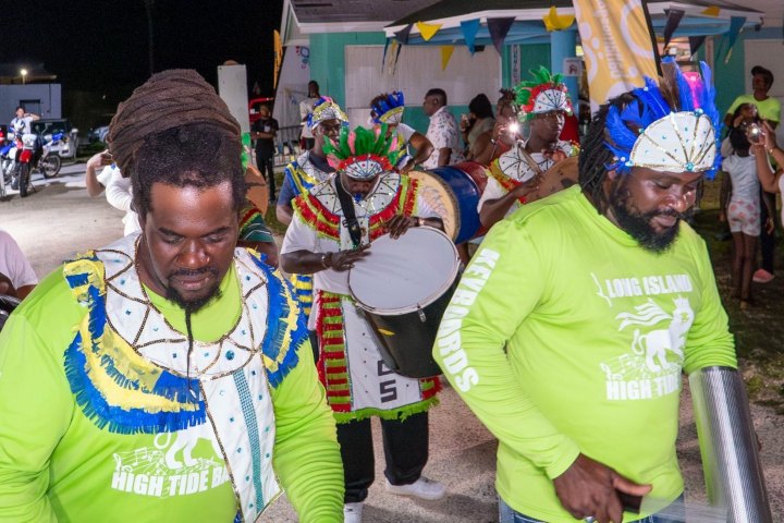 3. Grupo de goombay. Foto - @tourismtodaybahamas (Instagram)