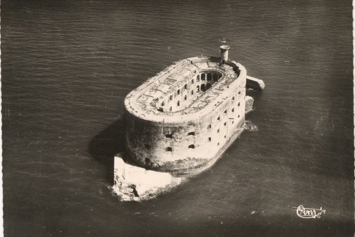 4. Antigua fotografía del Fort Boyard. Foto - Fondation du patrimoine