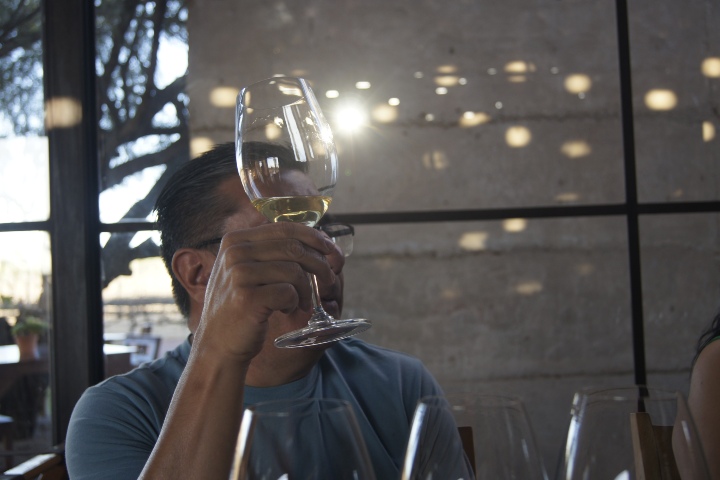 4. Cata de vinos. Foto - Gus Espinosa
