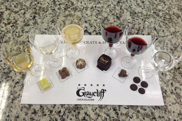 4. Maridaje de chocolate y licores de Graycliff. Foto - Graycliff Chocolatier (Viator)