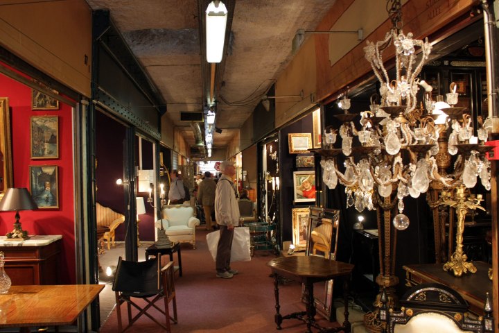 4. Piezas en el mercado de Saint-Ouen. Foto - Jori Avlis (Flickr)
