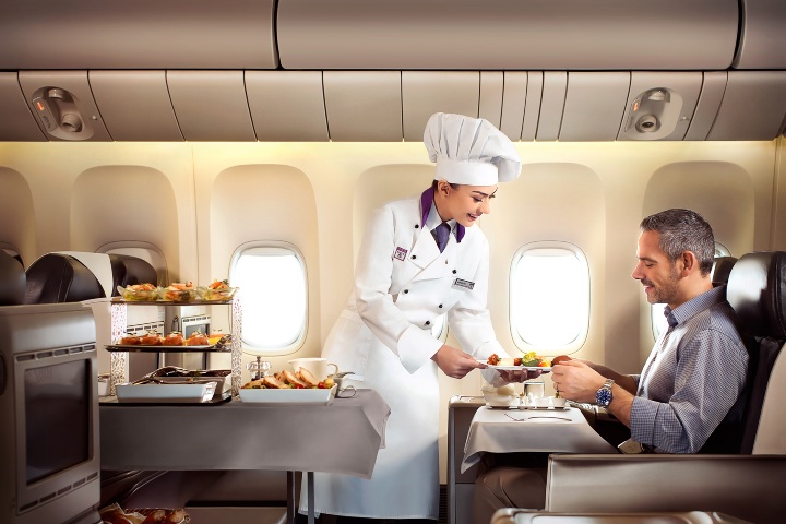 4. Servicio de comida en Turkish Airlines. Foto - Tolga