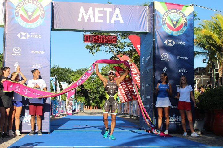 6. Cruce de meta en el Triatlón Xel-Há 2019. Foto - Xel-Ha (Facebook)