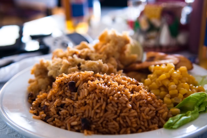 6. Peas and Rice. Foto - Bahamas
