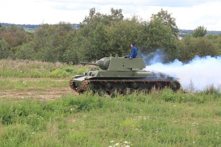 6. Recorrido en tanque por en la Línea de Stalin. Foto - Историко-культурный комплекс _Линия Сталина_ (Complejo histórico y cultural Línea Stalin) (Facebook)
