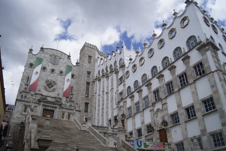 8. Edificio Central de la Universidad de Guanajuato. Foto - Gus Espinosa