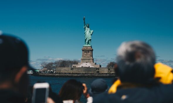 COMO VIAJAR A NUEVA YORK SIN GASTAR DEMASIADO. Foto - Jenny Marvin (Unsplash)