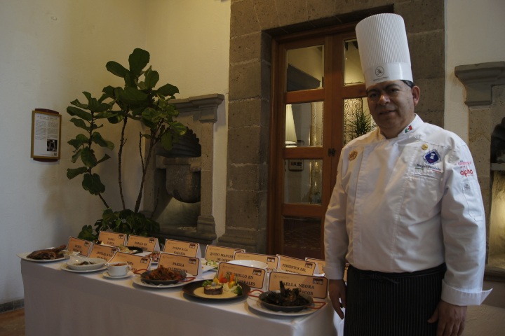 1. Chef Benigno Fernández. Foto - Gus Espinosa