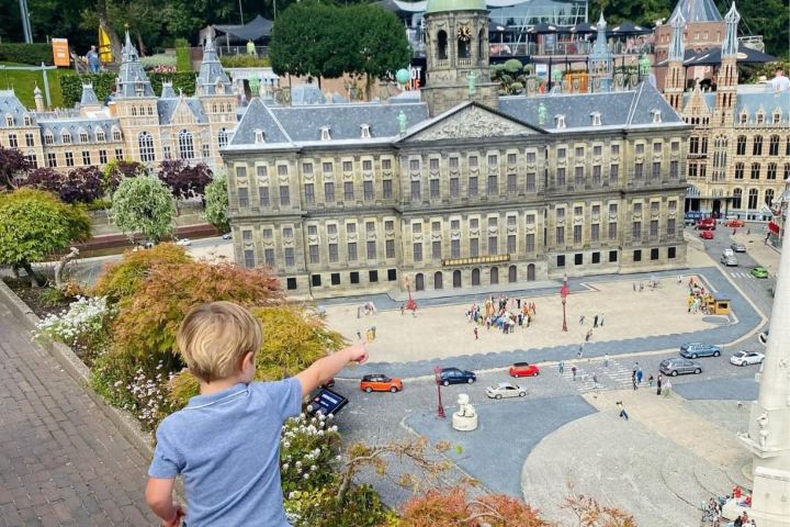 1. Niño en Madurodam. Foto - Madurodam (Facebook)
