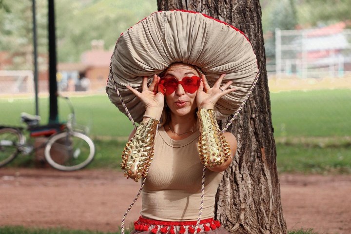 1. Viajera disfrazada de hongo. Foto - @telluridemushroomfest (Instagram)